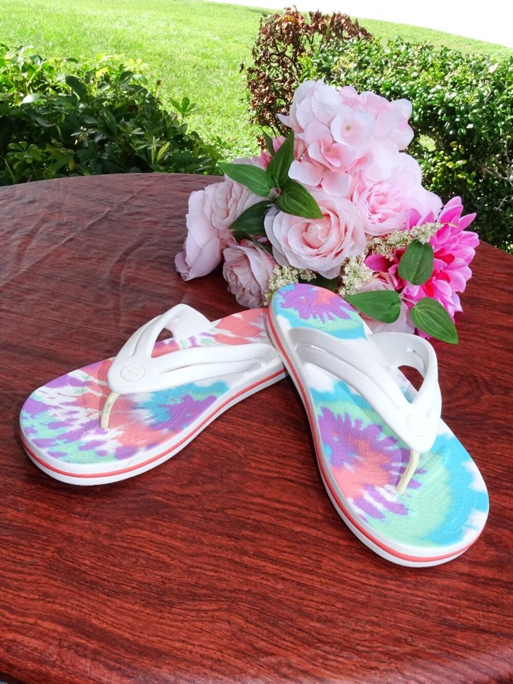 Crocs Tie Dye Flip Flops 11 Women's